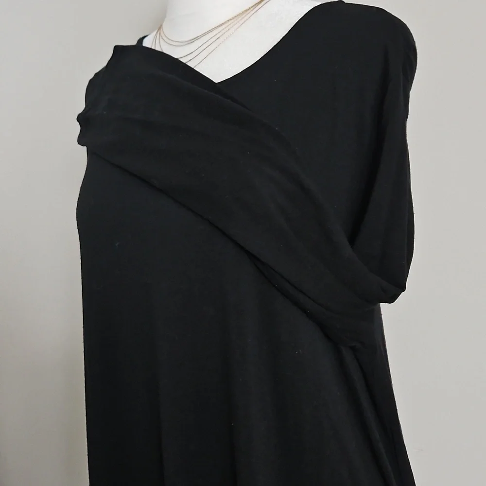 J. Jill Wearever Medallion Border Print Tunic Top Black White Medium